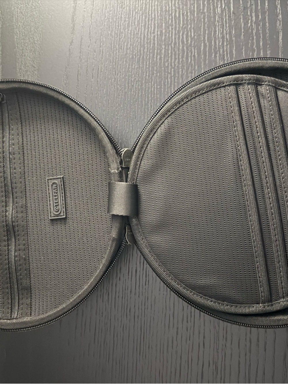 Telfar Pill Round Carry Case - Picture 3 of 6